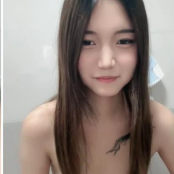 長相秀氣鄰家型小姐姐居家撩騷紫薇,玩著按摩棒還要樂呵呵炫耀男友,說他J8老大了